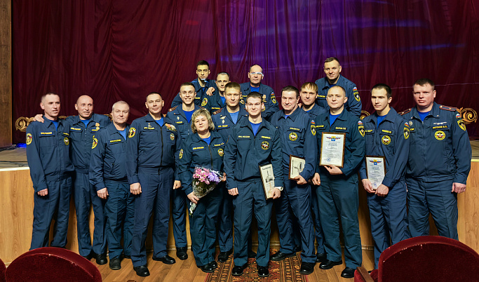 В Осташкове наградили лучших пожарных-добровольцев