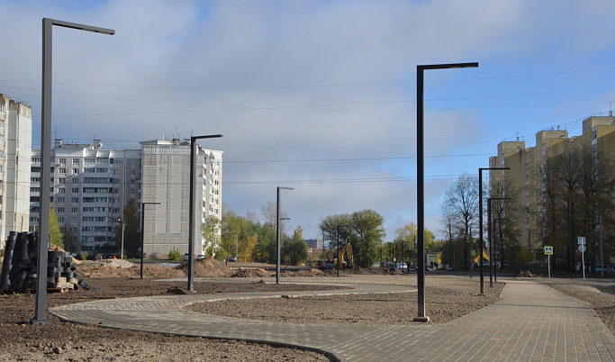 В Твери завершается первый этап благоустройства нового сквера на улице Хромова