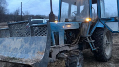 Житель Тверской области за сутки похитил сварочный аппарат и трактор