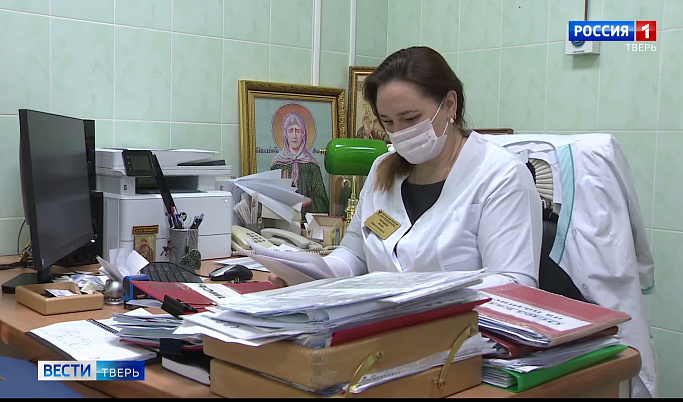 Медалью Луки Крымского наградили главврача Тверской детской областной больницы Анну Зайцеву