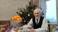 Игорь Руденя поздравил с 95-летием ветерана Ашота Смбатовича Оганесова
