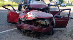 В Тверской области под колесами трактора погиб пассажир легковушки
