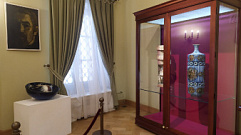 Тверской императорский дворец приглашает всех на выставку художественного фаянса Николая Коковихина