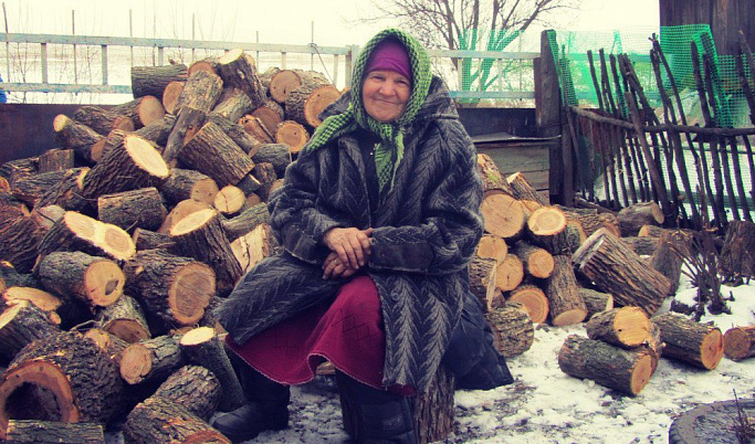 «Подари дрова»: тверские волонтеры помогли обогреть 50 домов
