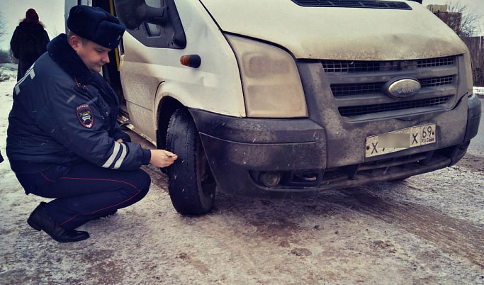 Госавтоинспекция Тверской области продолжает сплошные проверки автобусов