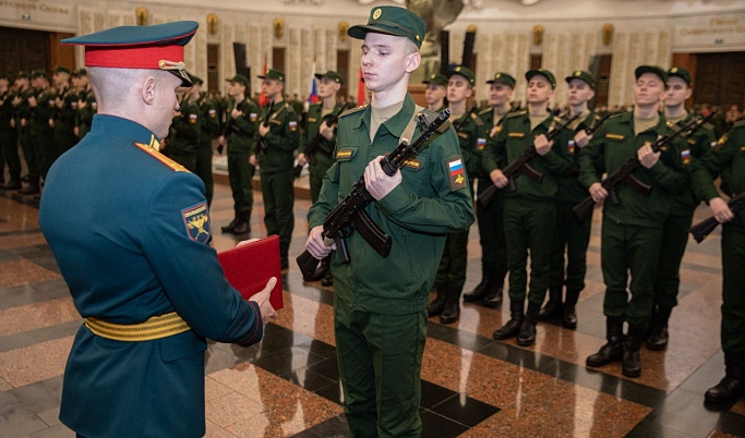 Новобранцы Преображенского полка из Тверской области приняли присягу в Музее Победы
