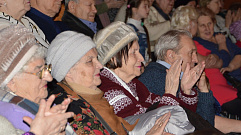 В Твери поздравили с наступающими праздниками актив Пролетарского района