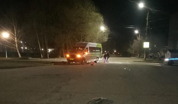 В Торжке водитель спровоцировал ДТП и скрылся с места происшествия