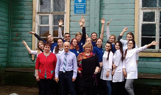 Студенты-медики провели осмотр жителей Калининского района