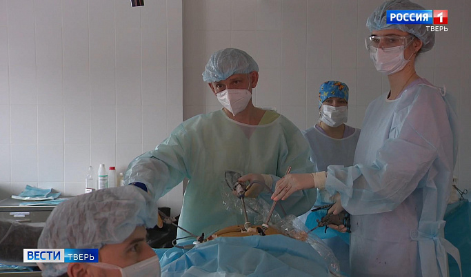 Тверские врачи провели операцию по уменьшению желудка девушке весом 140 кг