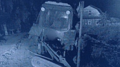 В Тверской области пьяный мужчина ненамеренно угнал трактор 