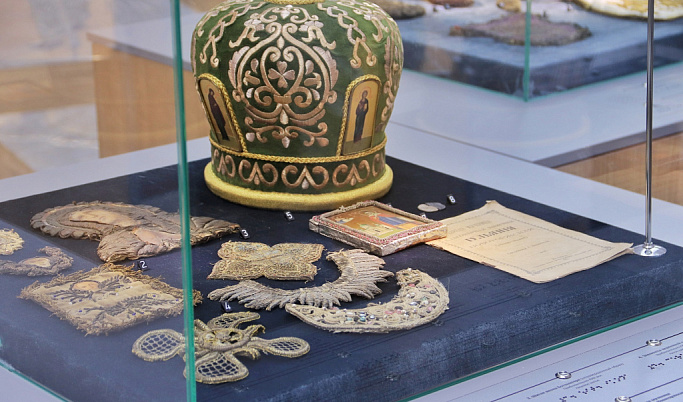 В Торжке открылась выставка образцов золотного шитья, собранная местными жителями