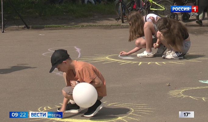 Лето и каникулы встретили дети в Пролетарском районе Твери