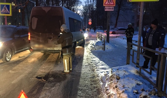 В Твери на Спортивном переулке микроавтобус сбил 10-летнего мальчика