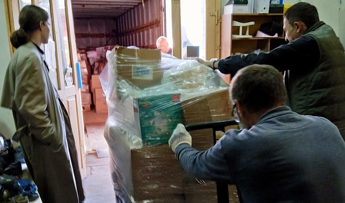 5 тонн гуманитарной помощи отправили из Твери прихожанам разрушенного в Луганской области храма