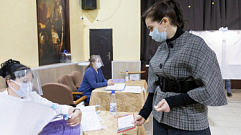 В Тверской области голосуют общественники, врачи и многодетные семьи