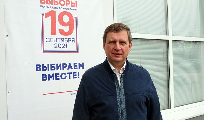 Сенатор РФ Андрей Епишин проголосовал в Твери