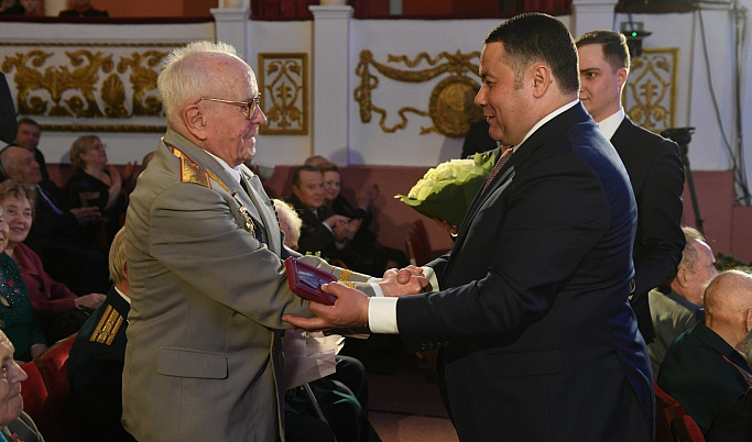 Ветеранам Тверской области вручили медали в честь 75-летия Победы