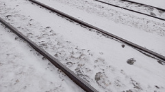 В Тверской области автомобиль чуть не попал под поезд