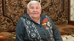 Со 101-летием поздравил труженицу тыла Татьяну Моисееву Игорь Руденя