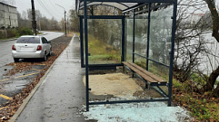 В Тверской области вандалы разбили стекла на остановках