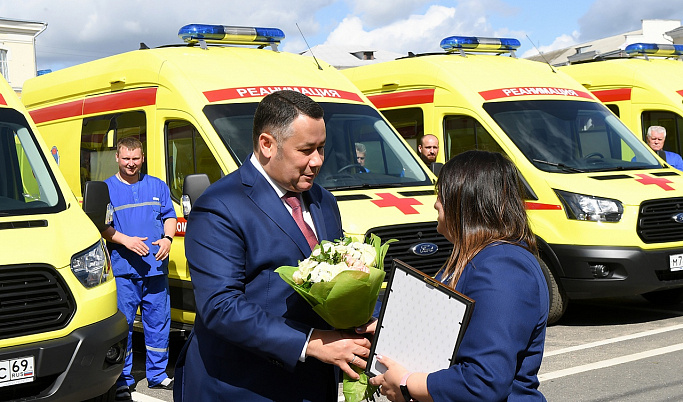 Медучреждения Тверской области получили новые автомобили скорой помощи