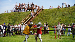 На фестивале «Новоторжская крепость» в Торжке впервые выступили «рыцари» из Крыма и Донбасса