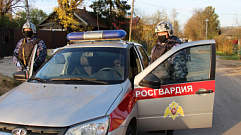 Житель Тверской области избил знакомую и накинулся на медработников