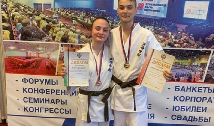 Тверская команда завоевала 18 медалей на первенстве России по всестилевому каратэ 