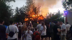 Нежилой дом сгорел во Ржеве