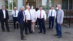 Игорь Руденя поручил отремонтировать входную группу и установить пандус в Андреапольской ЦРБ