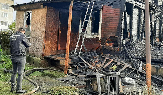 В Тверской области нашли тело мужчины в горящем доме