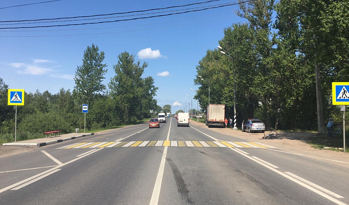 В Тверской области велосипедист попал под машину на «зебре»