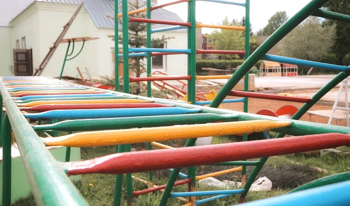 В Фировском округе привели в надлежащее состояние детские площадки