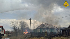 Пожарные спасли от огня деревню в Тверской области