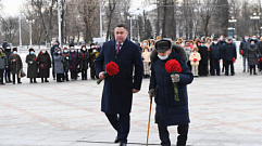Игорь Руденя возложил цветы к Обелиску Победы в день 78-й годовщины разгрома фашистов под Сталинградом