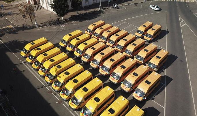 Школы Тверской области получили 30 новых автобусов