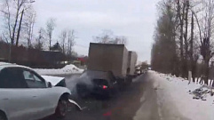 На Московском шоссе под Тверью произошло массовое ДТП 