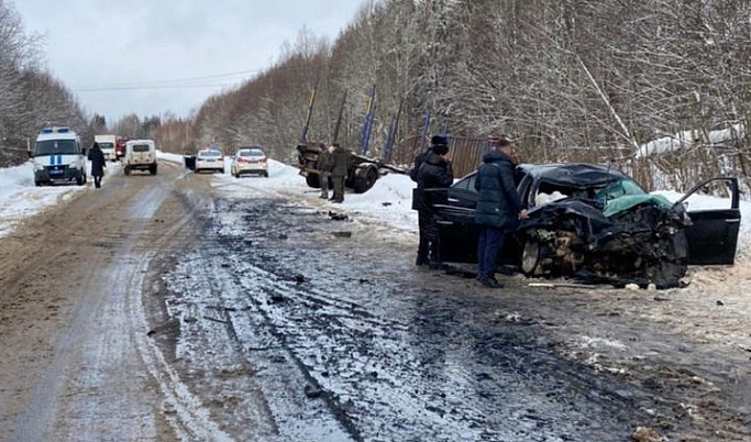 В тройном ДТП в Тверской области пострадали два человека