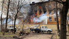 Крупный пожар в Твери: горит здание Центрального НИИ войск ВКО