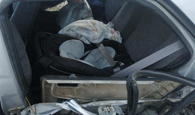 В Тверской области в ДТП на трассе М-10 полугодовалый младенец получил травмы 