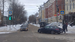 В ДТП на перекрестке в Заволжском районе Твери пострадал водитель «Мерседеса»