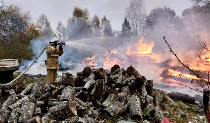 На пожаре под Торжком пострадал мужчина