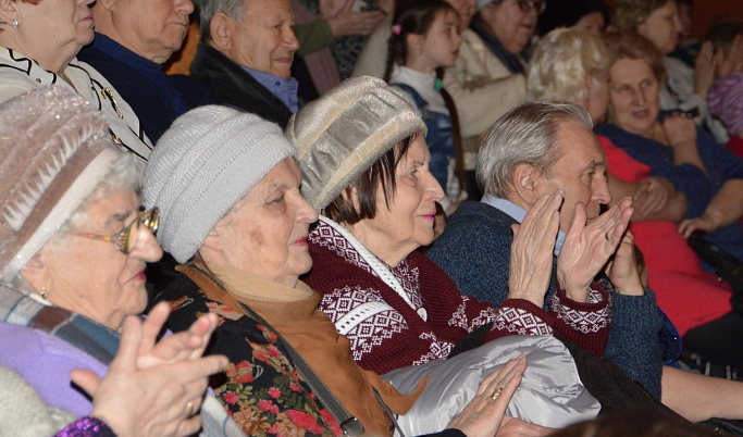 В Твери поздравили с наступающими праздниками актив Пролетарского района