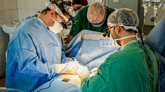 Кардиохирурги Тверской областной клинической больницы провели сложнейшую операцию на открытом сердце