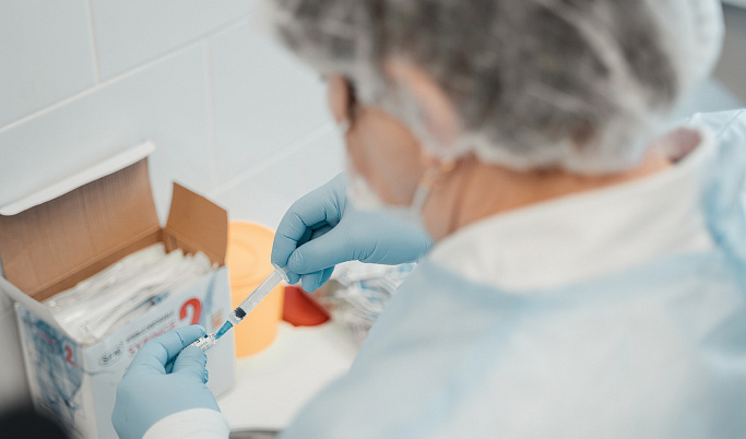 Более 8 тысяч доз вакцины от коронавируса поступило в Тверскую область