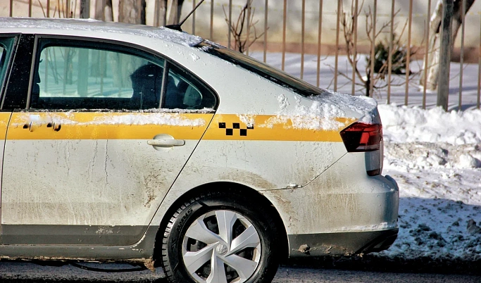В Твери задержали таксиста без водительского удостоверения