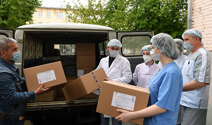 Кимрская фабрика передала средства индивидуальной защиты тверской больнице