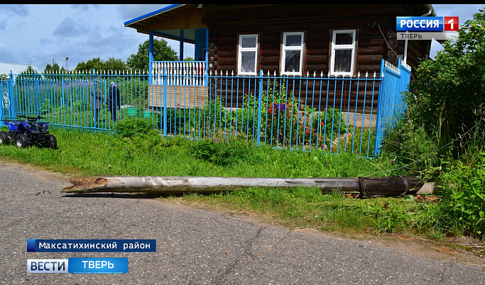  Жители Максатихинского района третий год ждут замены линии электропередач