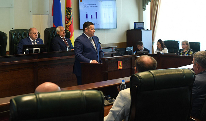 Игорь Руденя выступает с итоговым отчетом в Законодательном Собрании